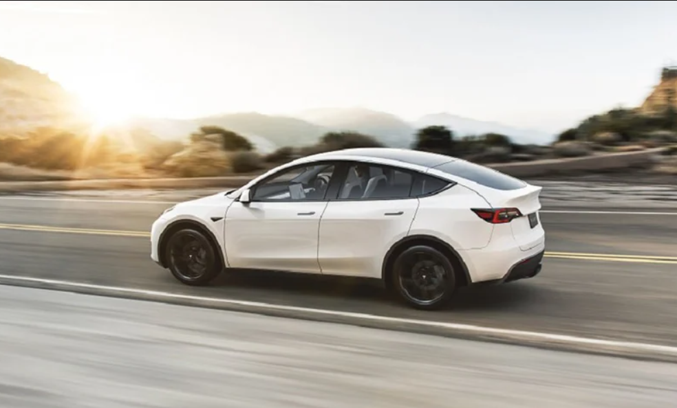 По словам Маска, к концу этого года у Tesla будет полностью беспилотный автомобиль